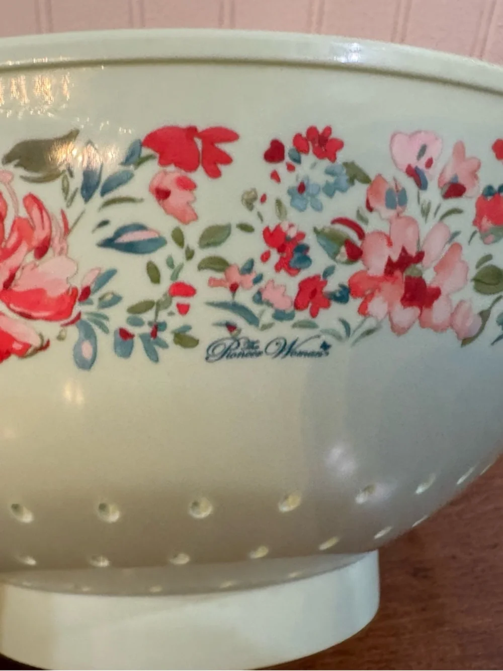 The Pioneer Woman 1 Qt and 3 Qt Plastic Colanders Floral Design Set of 2